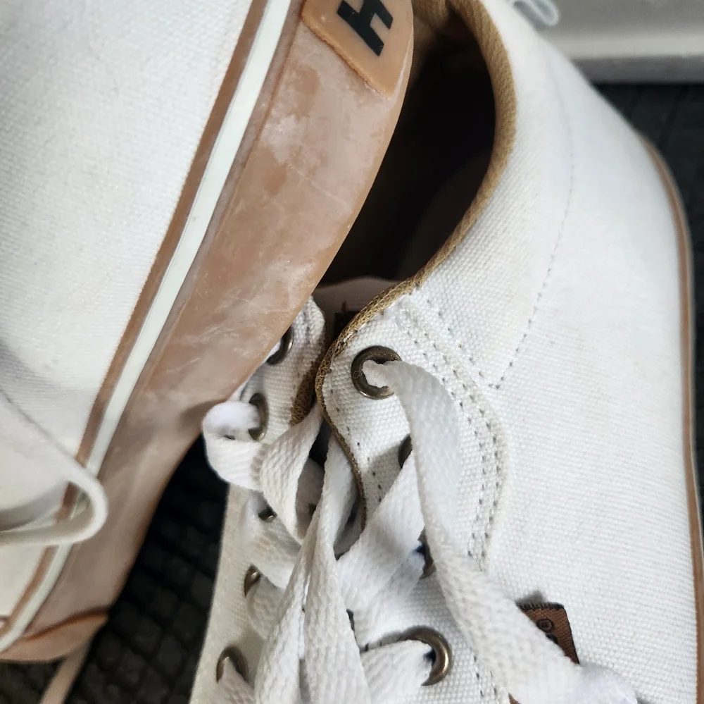 Harley Davidson White Canvas Sneakers with Tan Accents. Canvas Is Clean And Inta - Picture 5 of 12
